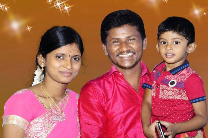 Senthil-Ganesh-with-his-family
