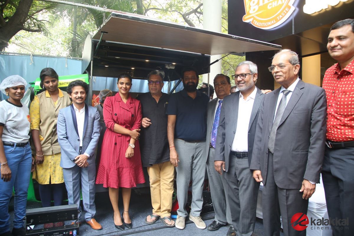 Actress Aishwarya Rajesh Launches Gilli Chai India’s First Retro Fit Electric Auto Rickshaw