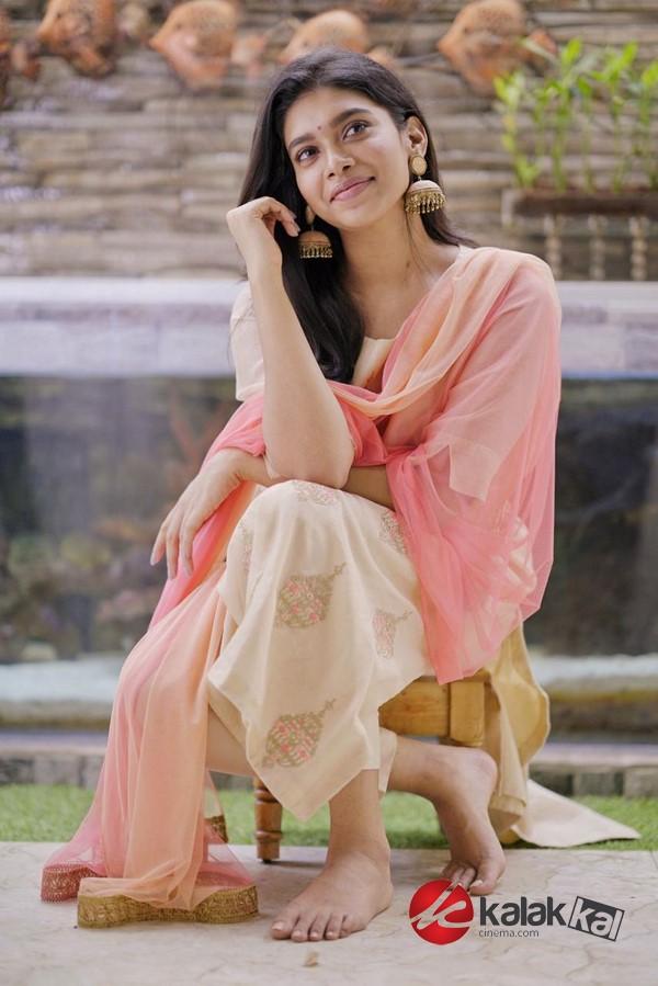 Actress Dushara Vijayan Latest Stills