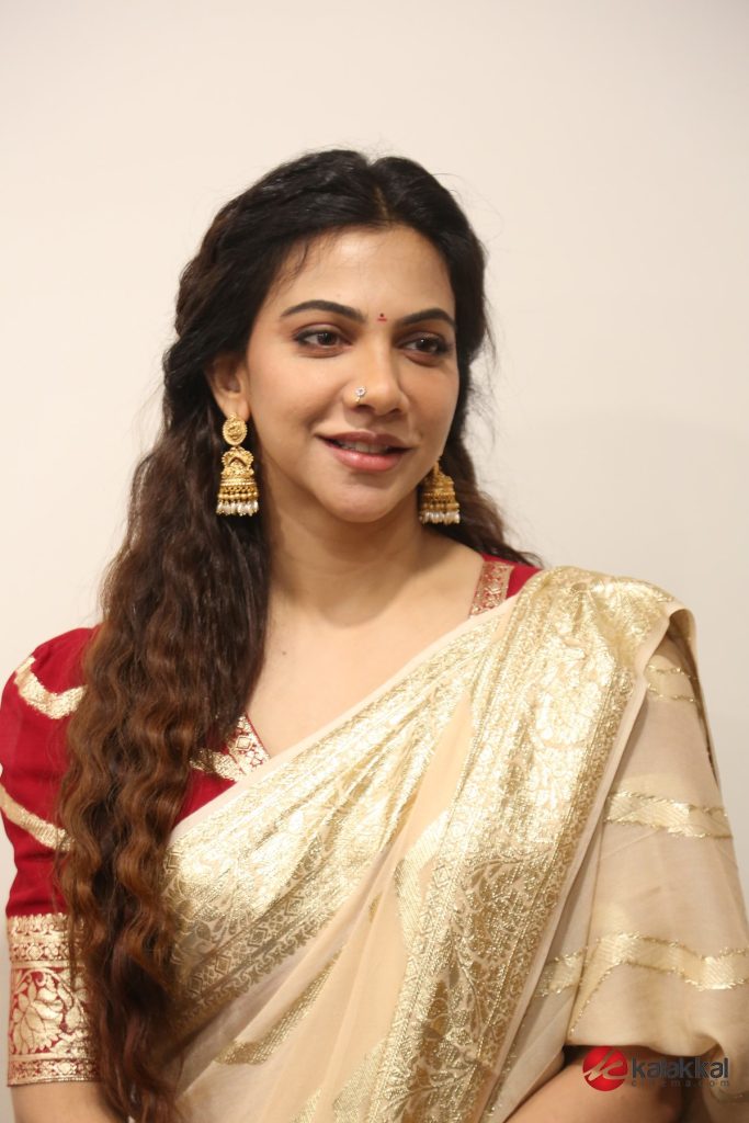 Actress Madonna Sebastian Latest Stills (10)