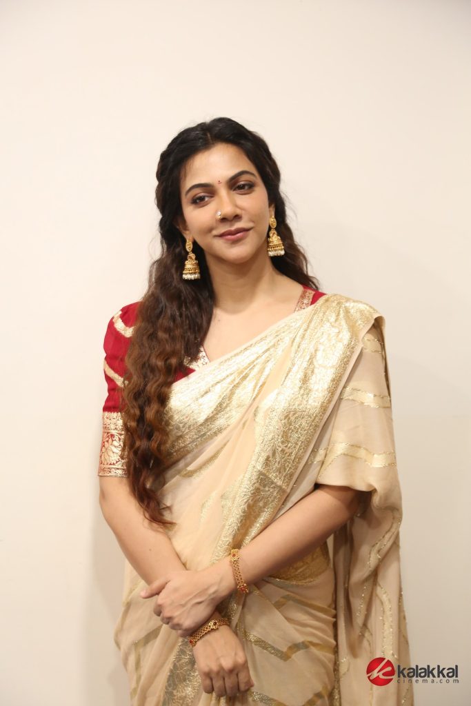 Actress Madonna Sebastian Latest Stills (11)