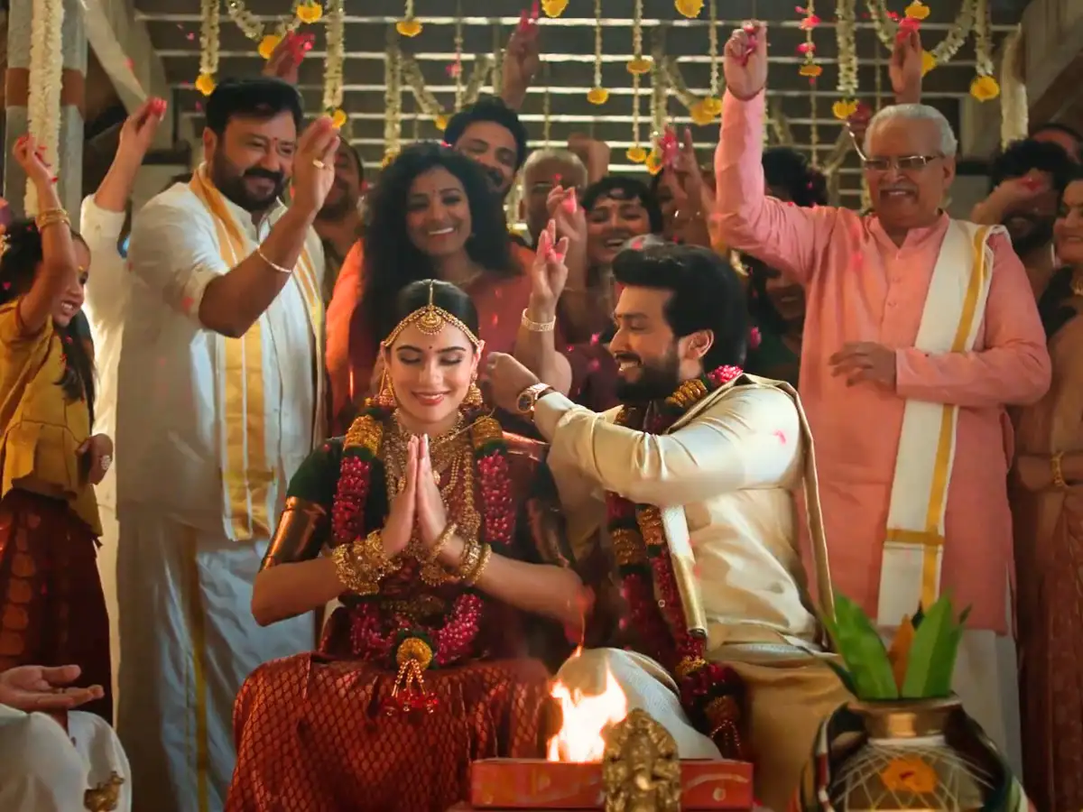 kalidas jayaram and tarini kalingarayar wedding at guruvayur temple 