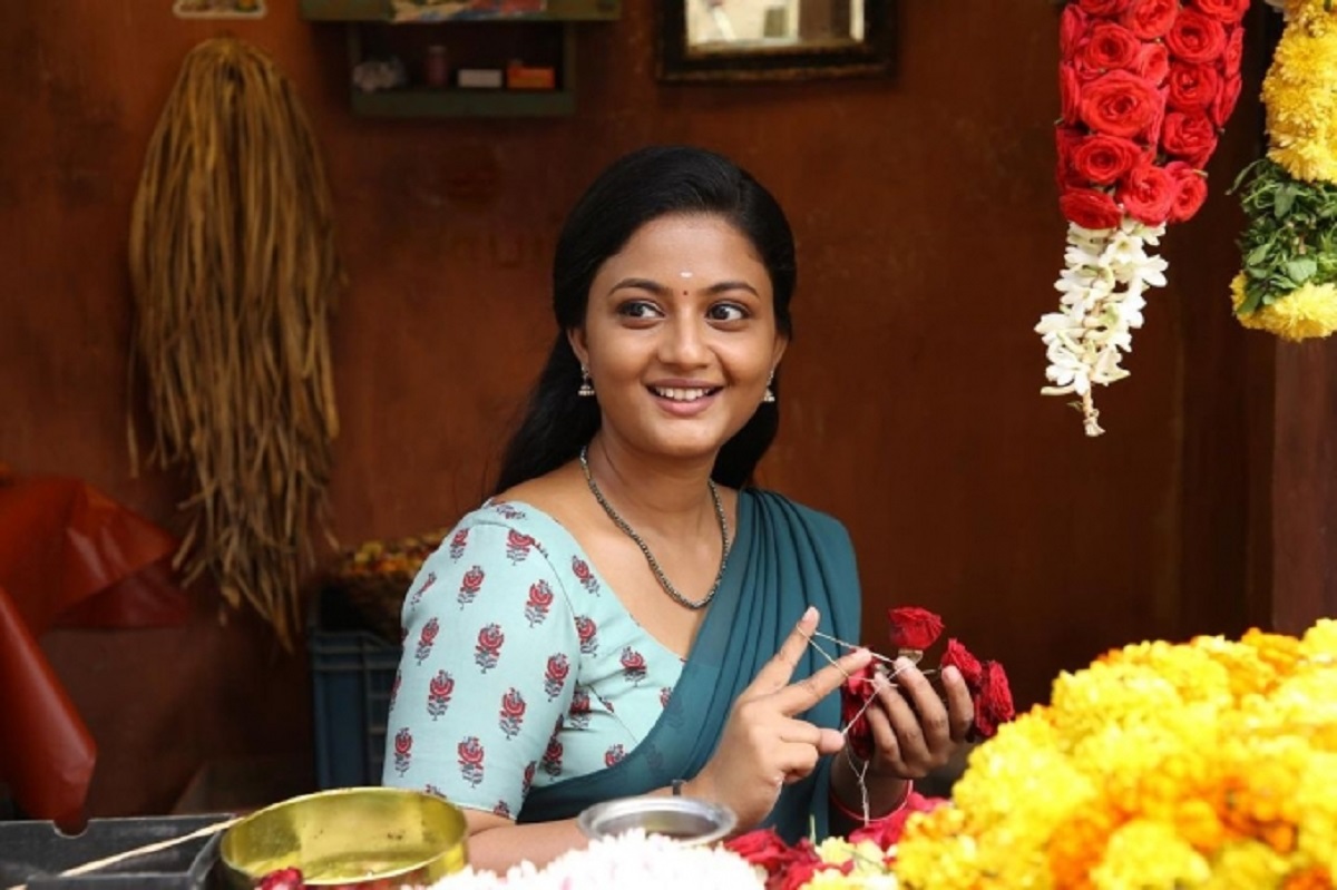 Actress Gomathi Priya Latest Photos Update