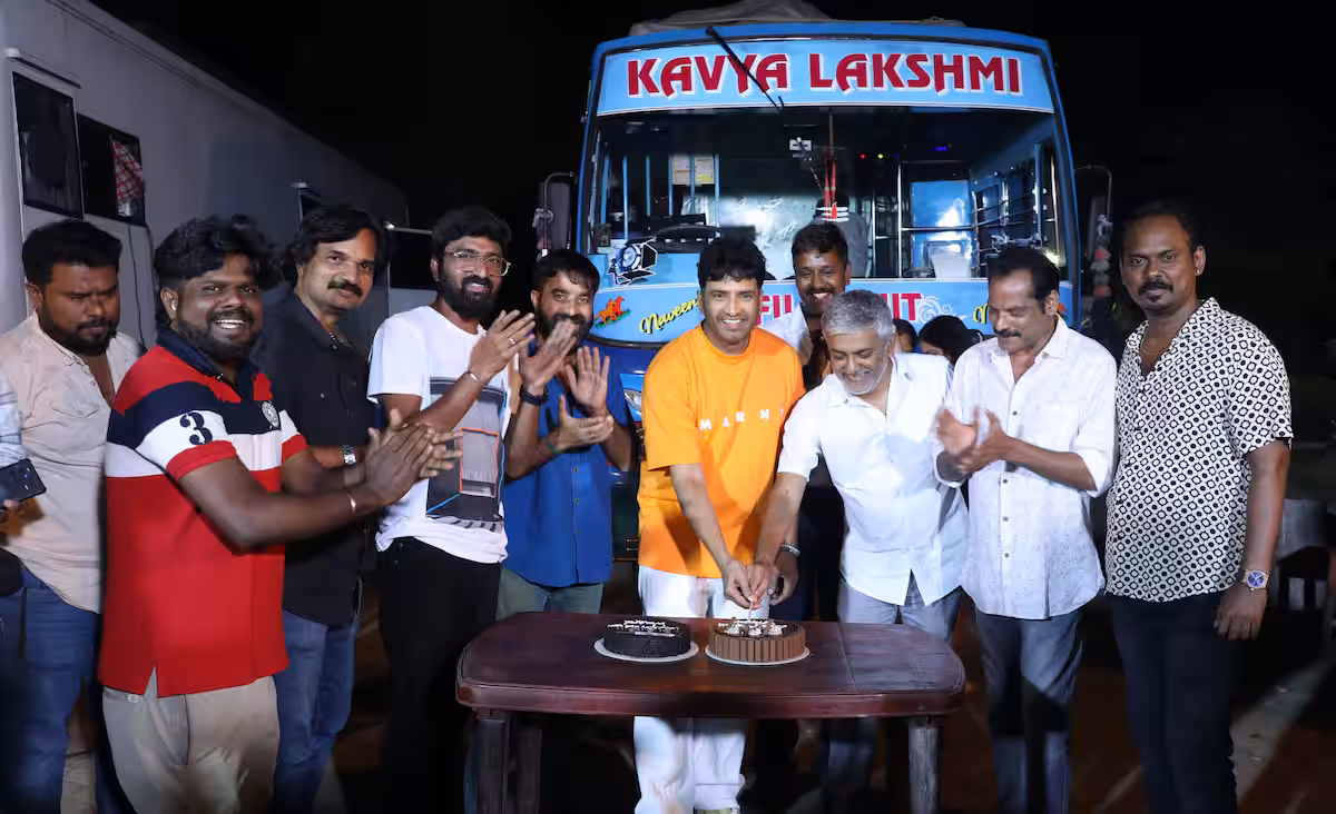 actor santhanam in dd next level shooting completes