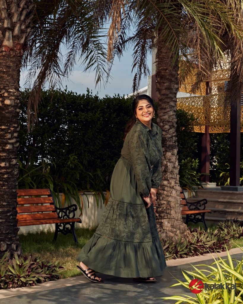 Actress Manjima Mohan Photos (1)