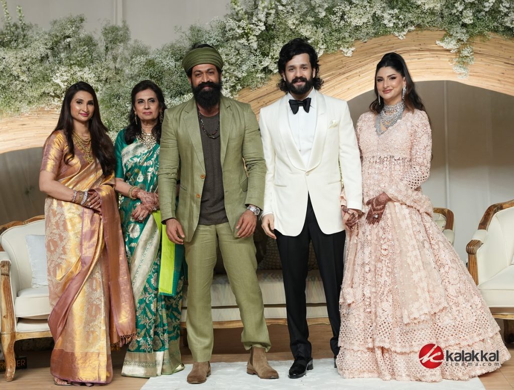 Akhil Akkineni and Zainab Wedding Reception Stills (31)