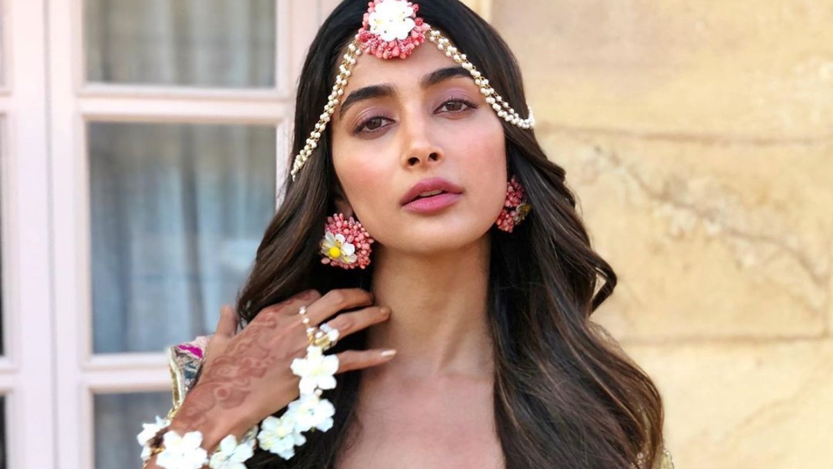actress pooja hegde latest photoshoot photos