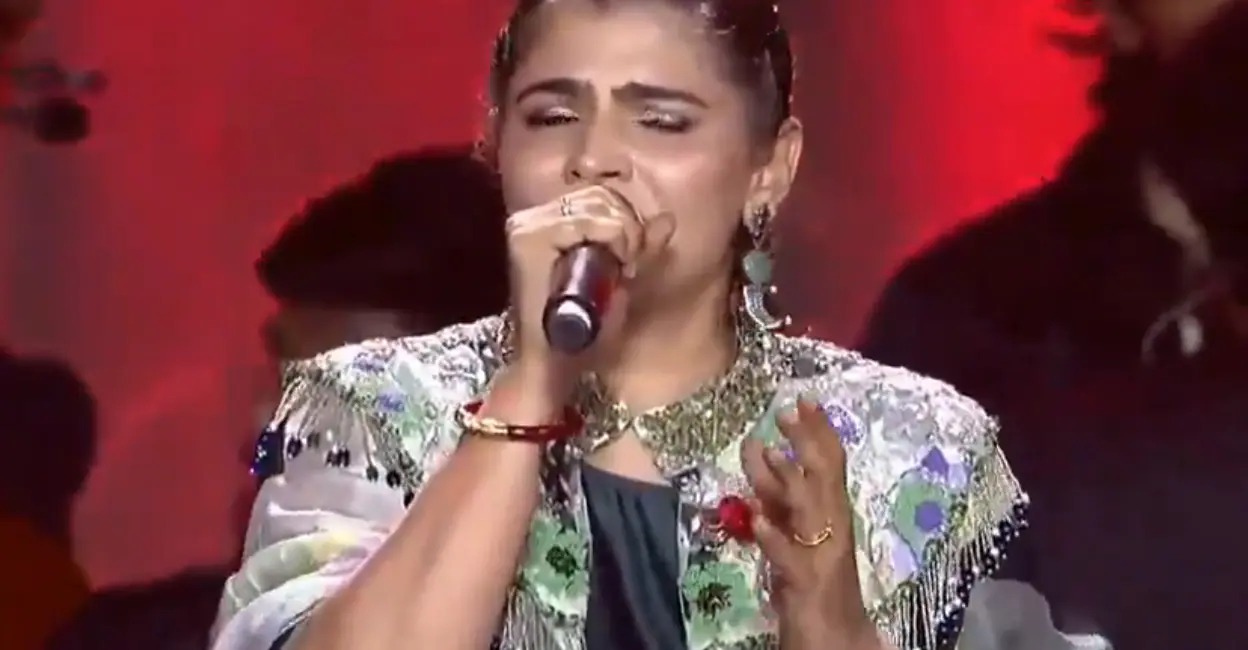 singer chinmayi says vairamuthu has political power i am wtdo