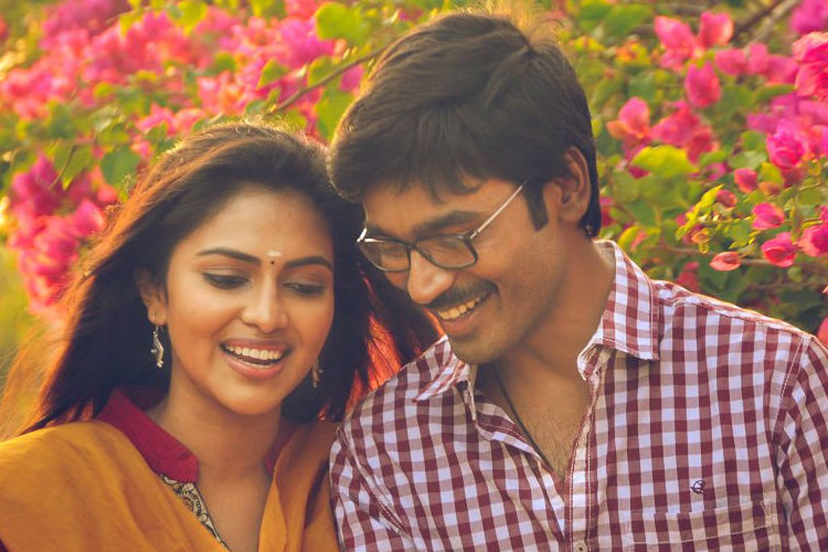 actor dhanush in love with actress mrunal thakur