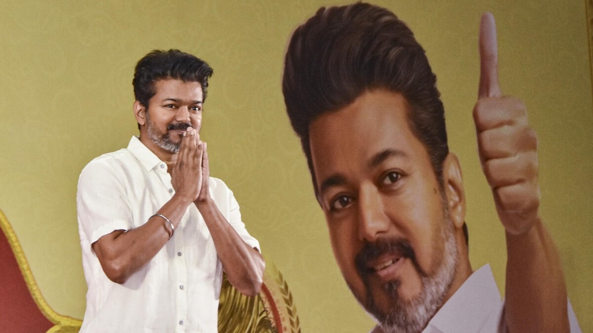 director ks ravikumar supports vijay