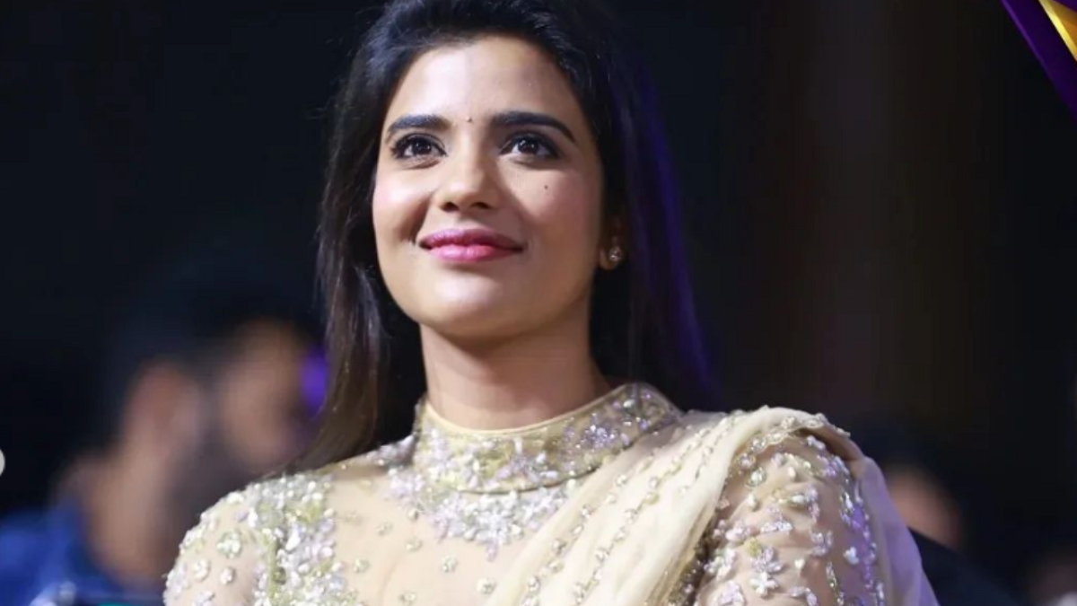 Aishwarya Rajesh who helped the roadside people.