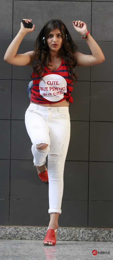 Kiss Me Idiot Movie Stills (6)