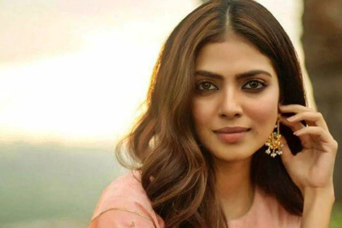 malavika mohanan latest photoshoot photos