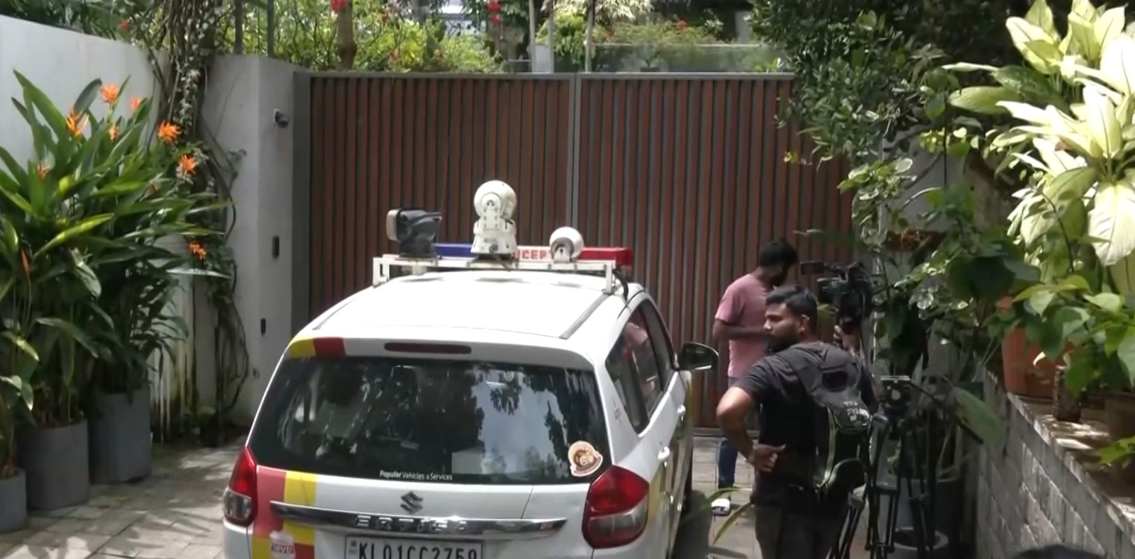 customs department raids dulquer salmaan prithviraj homes