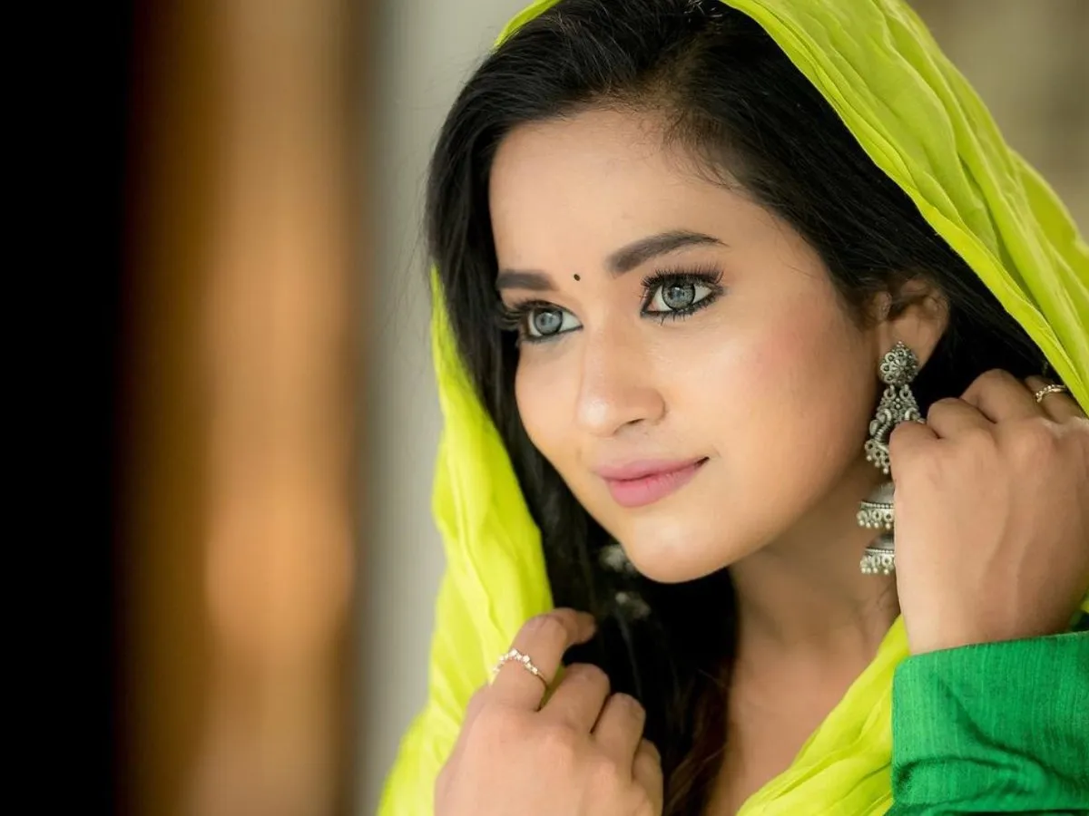 kaaviya arivumani latest photoshoot photos