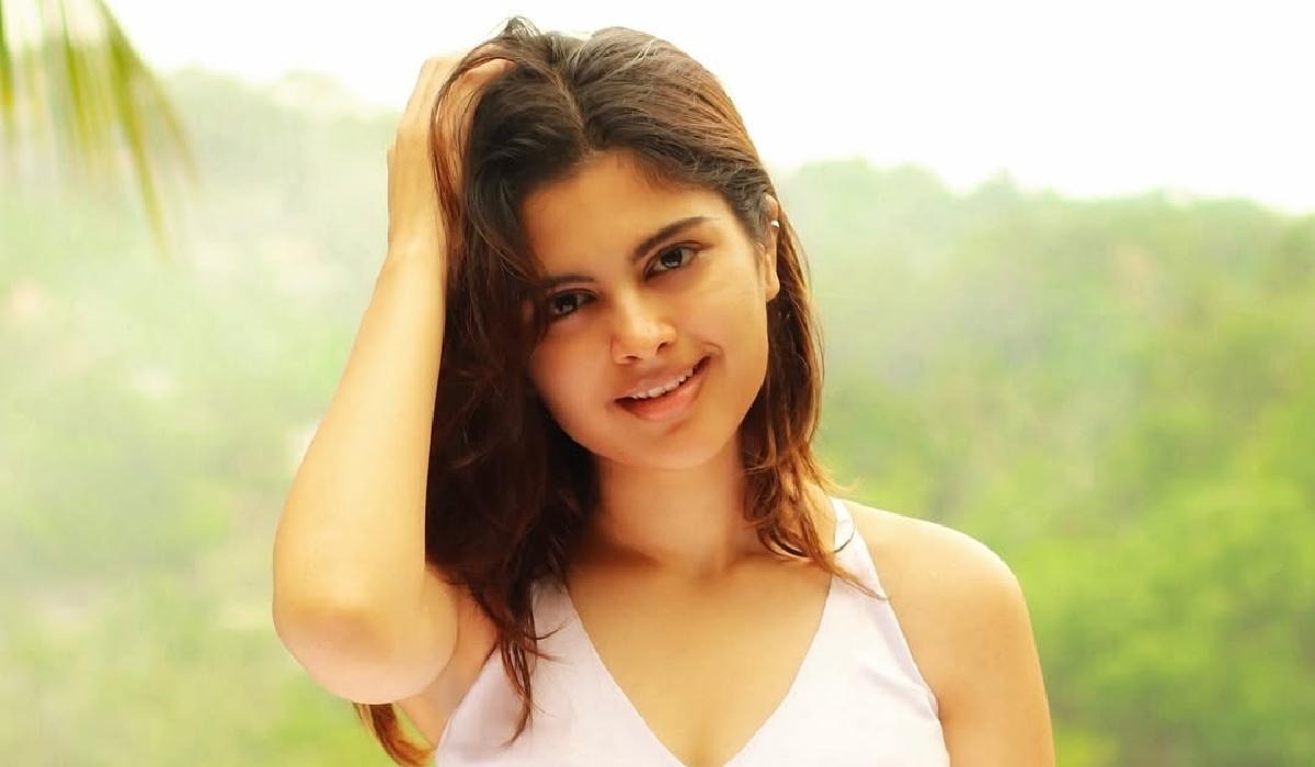 dc movie update sanjana krishnamoorthy playing main role